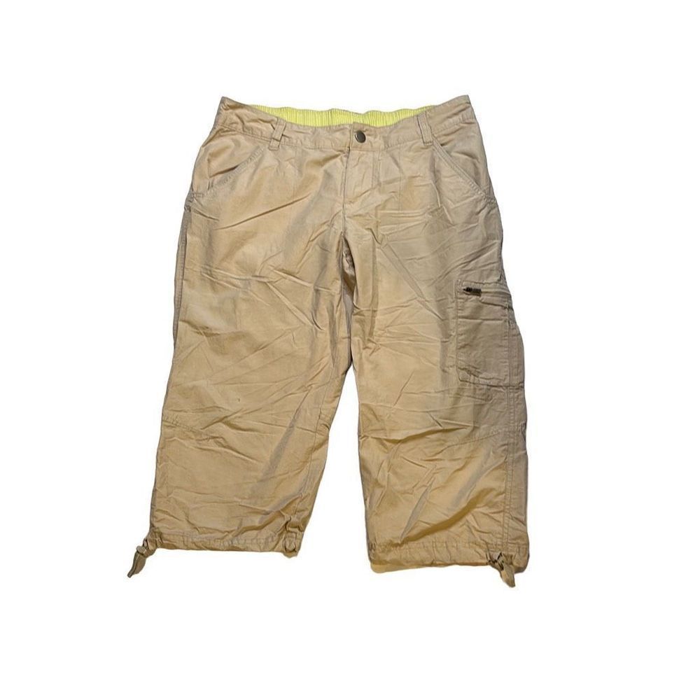 Columbia Women's Tan Multi Pocket Capri Shorts Size 8